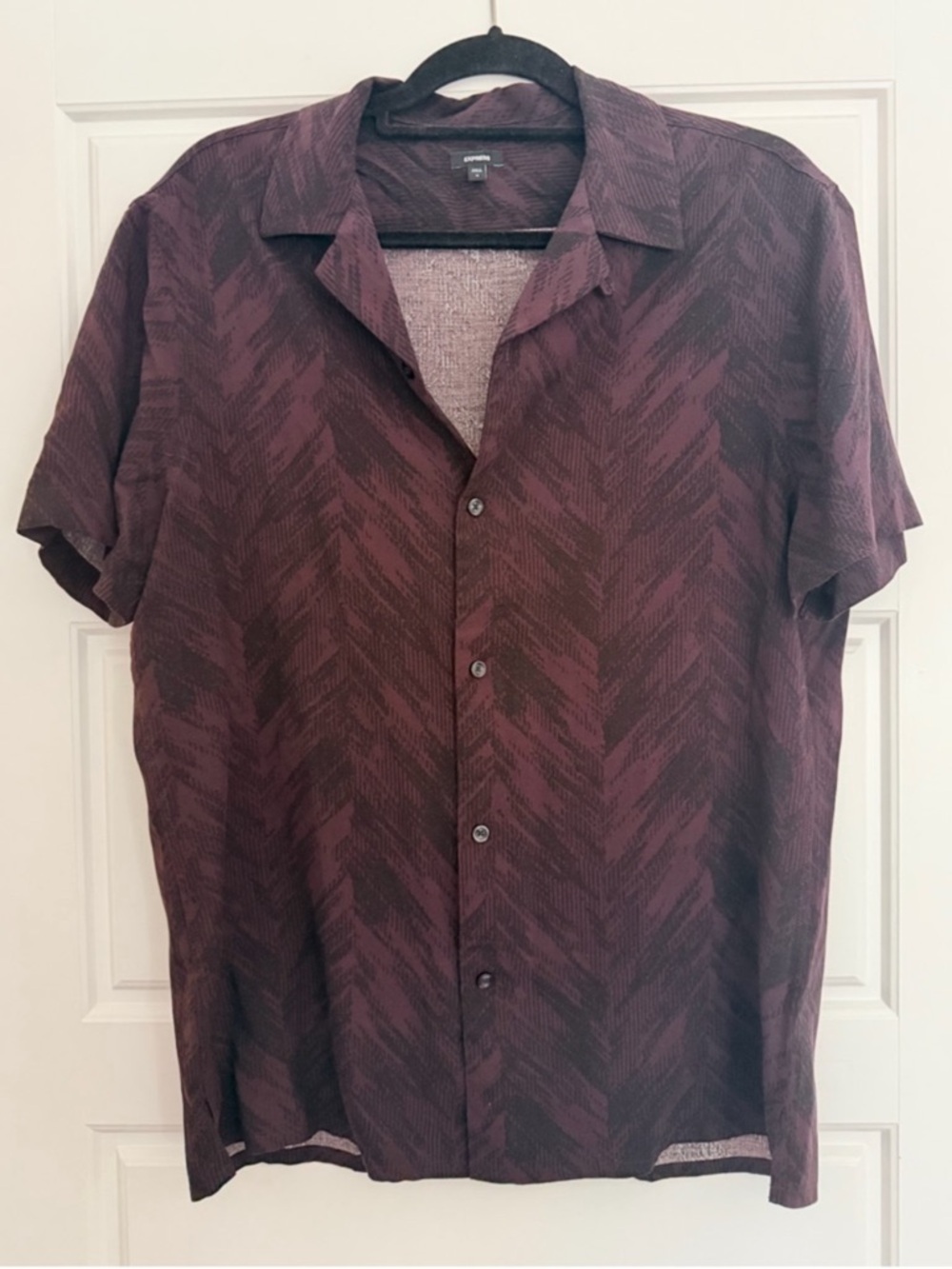 EXPRESS Men's Short-Sleeve Button-Up Shirt in Burgundy